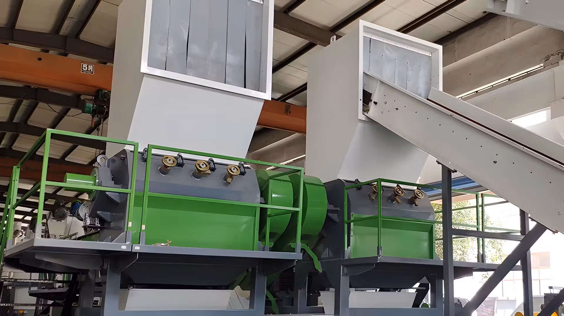 Granulator płatków PET: zwiększenie wydajności i jakości w recyklingu